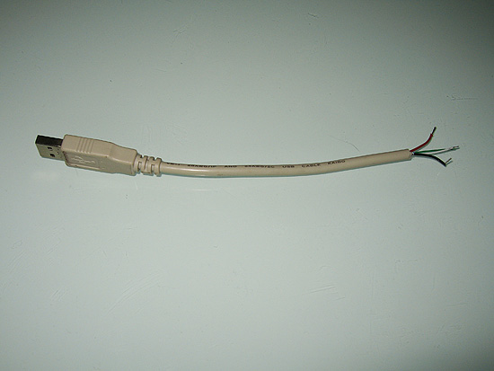 Зачищены провода USB кабеля