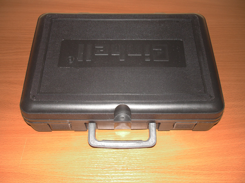 Пластиковый чемоданчик для хранения инструмента и насадок