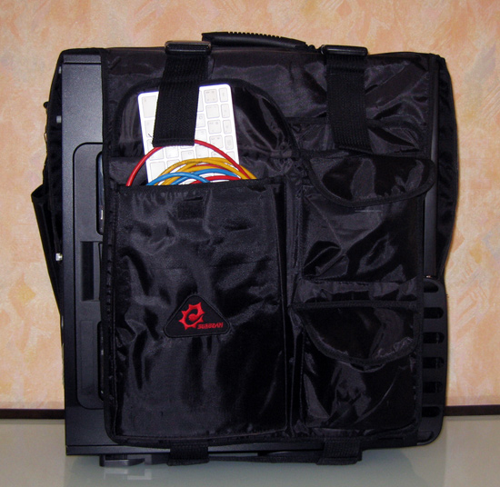 Корпус, упакованный в Sunbeam Lan Party Bag, вид справа