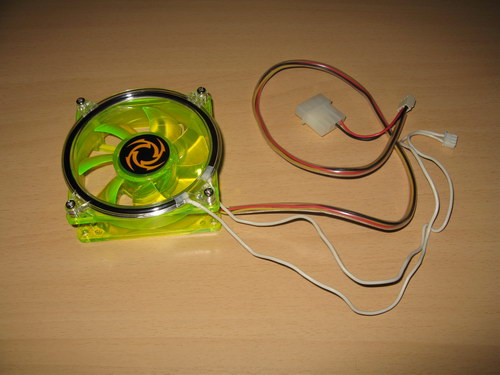 Общий вид вентилятора с кабелями для подключения