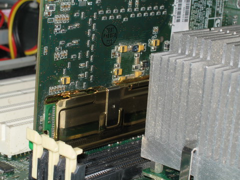 Модуль памяти с установленным радиатором