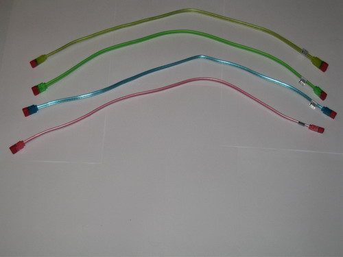 Кабели Thermaltake XRound SATA UV Series в разложеном состоянии
