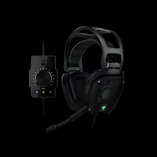 Общий вид гарнтуры Razer Tiamat 7.1 с пультом