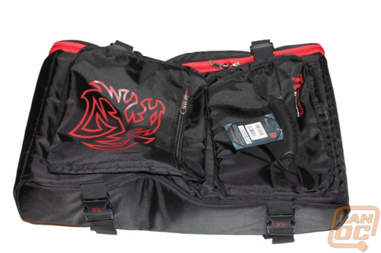 Общий вид сумки Thermaltake Battle Dragon Bag для фанатов лан-пати