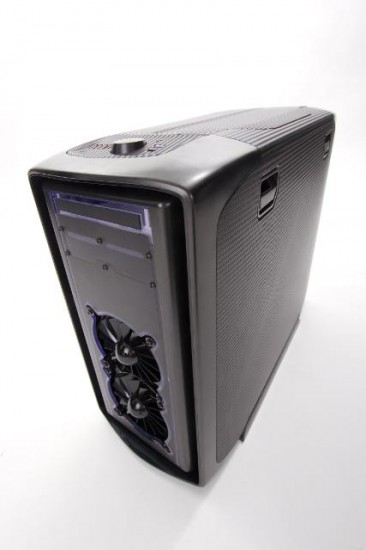 Вид проекта Corsair Graphite 600T MbK в три четверти