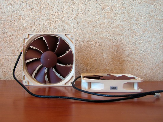 Два вентилятора Noctua NF-P12