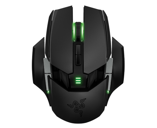 Вид сверху на мышь Razer Ouroboros с установленными боковыми панелями