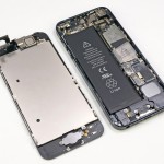 iPhone 5 со снятым дисплеем