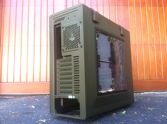 The Corsair Vengeance C70 with its stock window