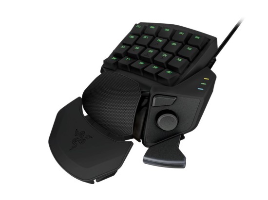 Общий вид игровой клавиатуры Razer Orbweaver в три четверти