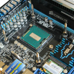 Процессор Core i5-3570K со снятой крышкой