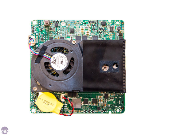 Вид на Intel NUC с обратной стороны