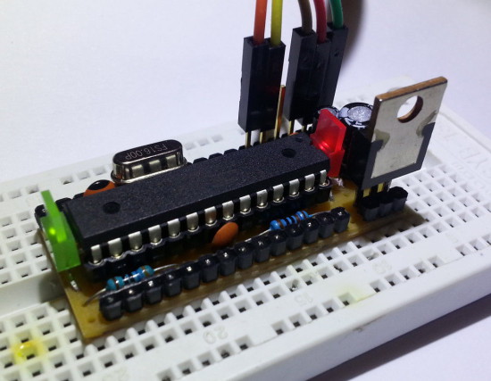 Вид самодельного Arduino в сборе