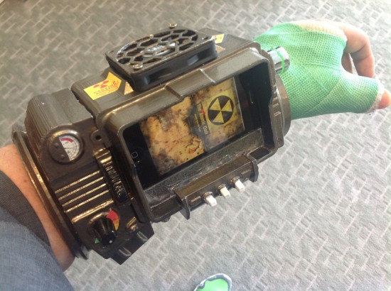 Рука kosh23 в его Pip-Boy 3000