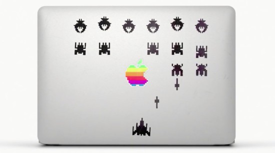 Виниловая наклейка на ноутбуке Apple MacBook Air