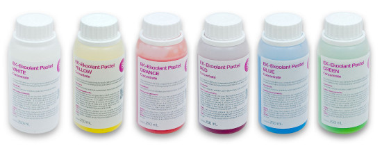 Флаконы с новой охлаждающей жидкостью Ekoolant Pastel в разных цветах