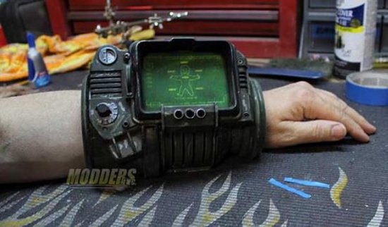 Наручный компьютер Pip Boy 3000